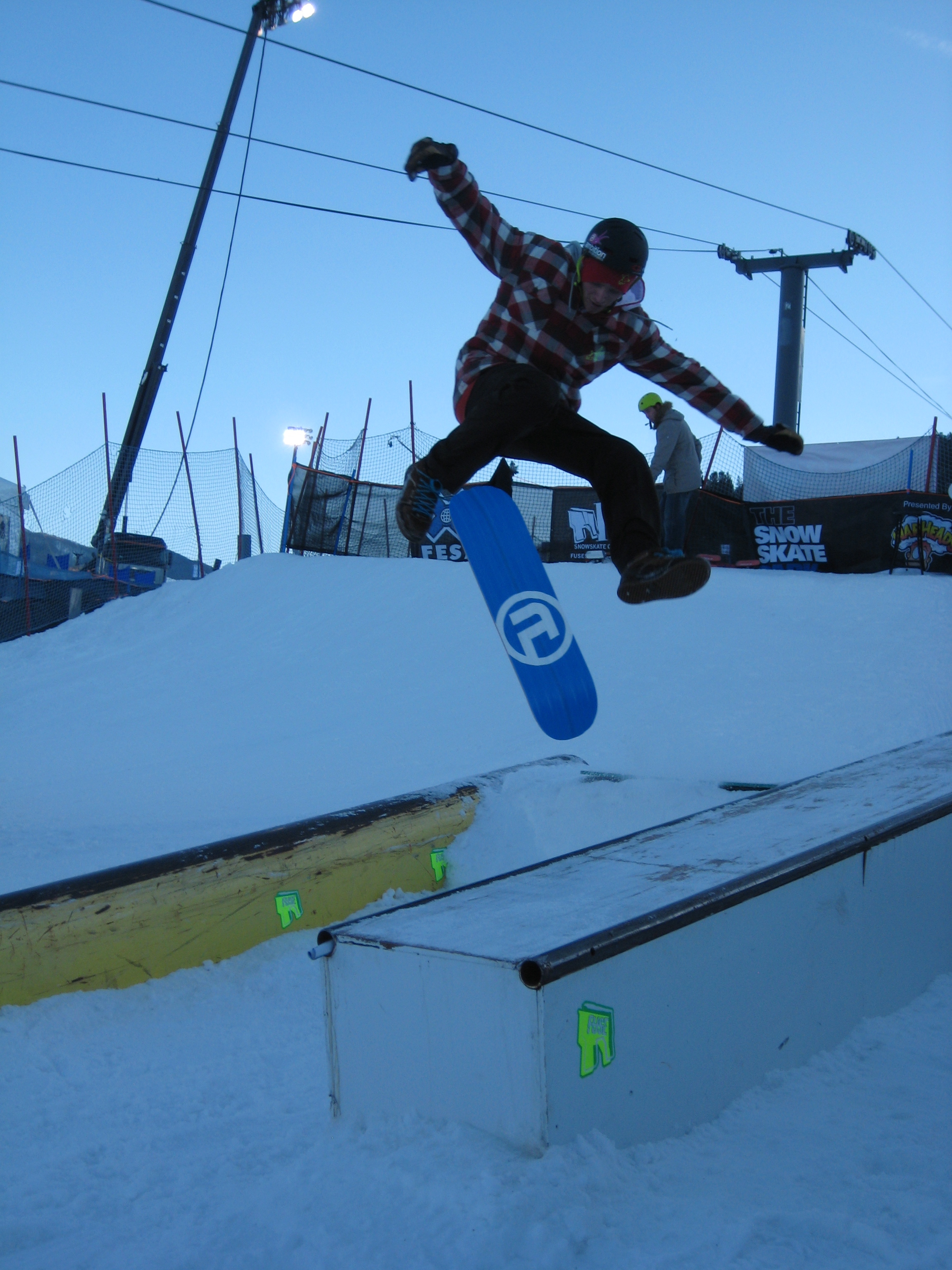 Phil hardflipping in the snowskate finals
